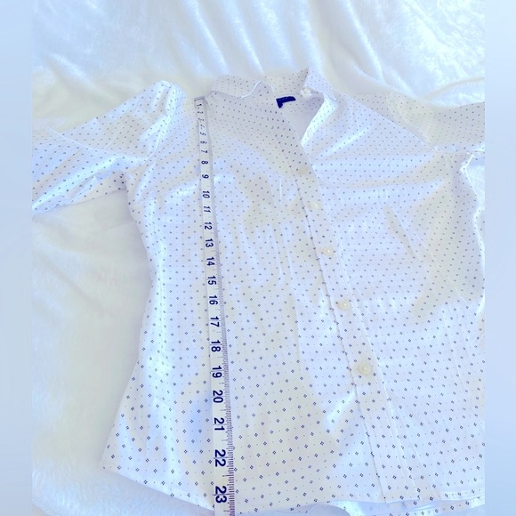13 Banana Republic Women’s White and Black Button Down Shirt size 6 Tailored Fit - Picture 3 of 7